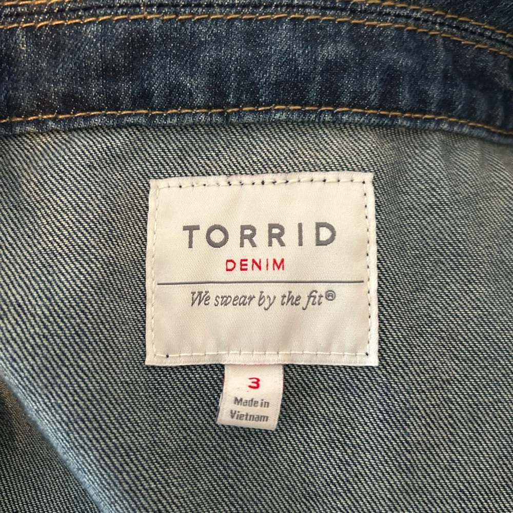 Torrid Denim Trucker Jacket - Picture 4 of 4